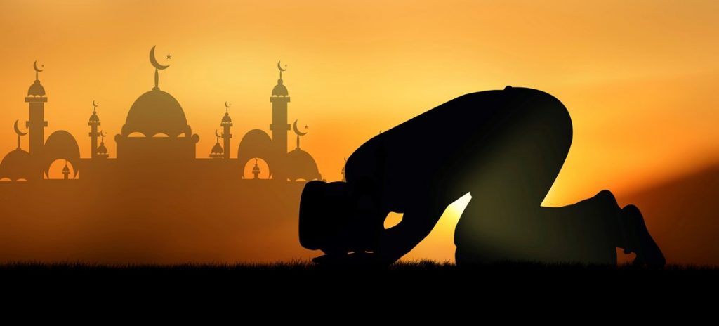 اسلام چیست:اسلام دین بزرگ جهانیان است که توسط حضرت محمد (ص) در کشور عربستان در قرن هفدم میلادی بیان شده است .