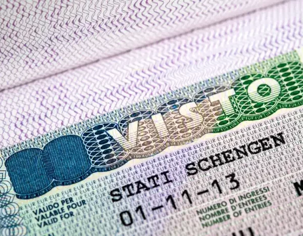 ترجمه رسمی مدارک مورد نیاز انواع ویزای ایتالیا با تاییدات کامل